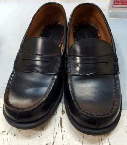 靴の修理作業例～地域最安値＆靴修理には無料靴磨きサービスが付きます