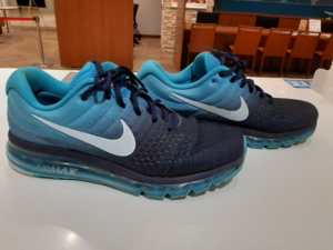 スニーカー修理 最安値！ NIKE· adidas· new balance· PUMA · CONVERSE ナイキ・アディダス・ニューバランス・プーマ・コンバース