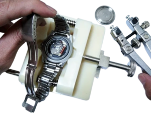 地域最安値で腕時計電池交換！その他腕時計の修理全般対応、オーバーホールも承っております